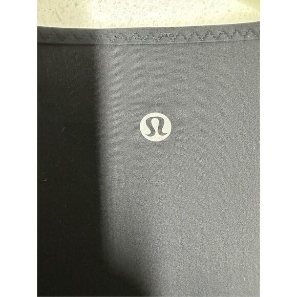 Lululemon Running Top Long Sleeve in Black Size 6 See All Measurements - Picture 5 of 13